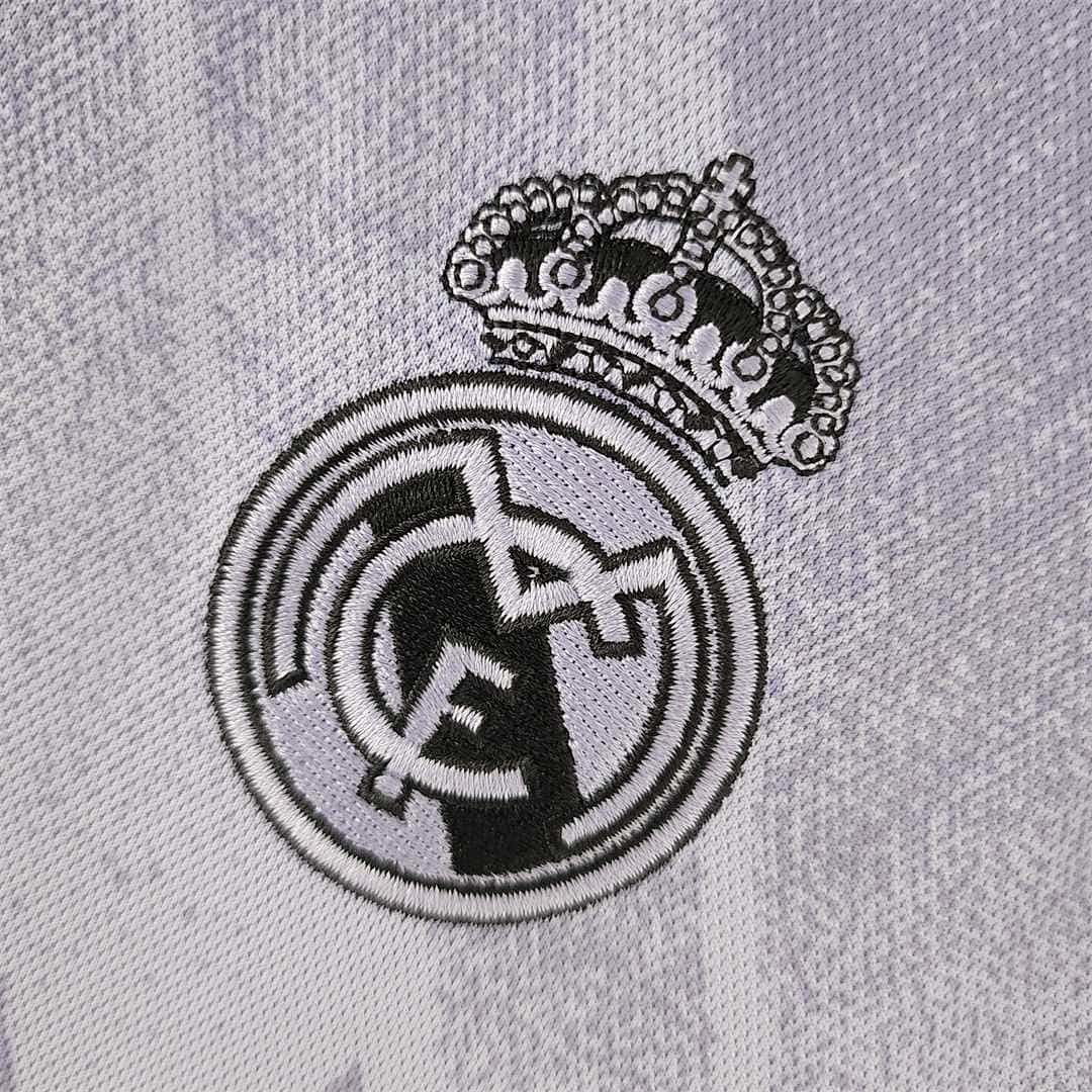 22-23 Real Madrid visitante manga larga 3