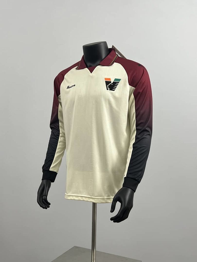 25_26 Long Sleeve Venice Away S-XXL 10