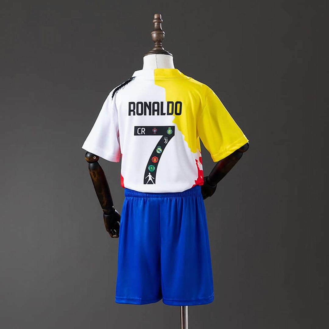 Ronaldo 25_26 special edition kids kit Jersey SIZE 16-28 12
