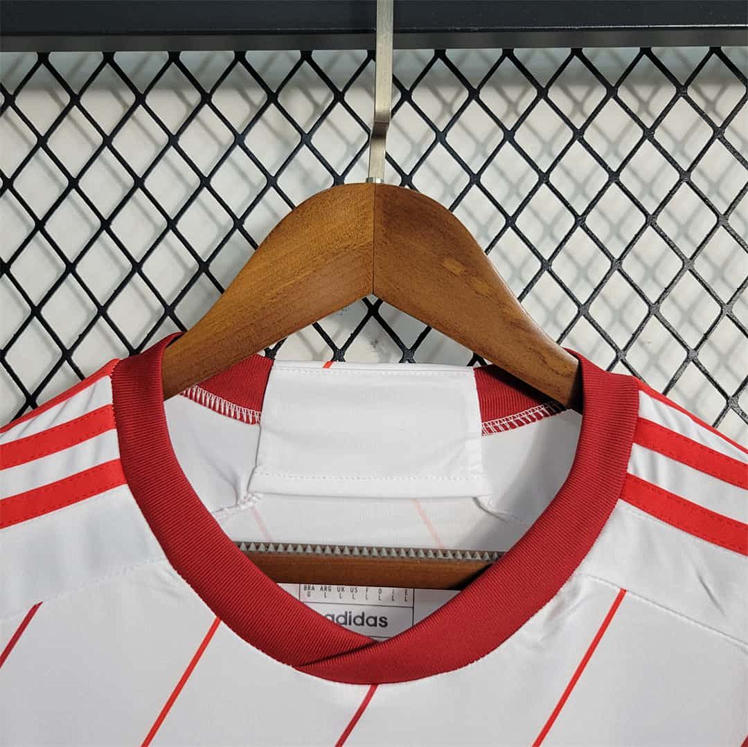 23-24 Internacional away 8
