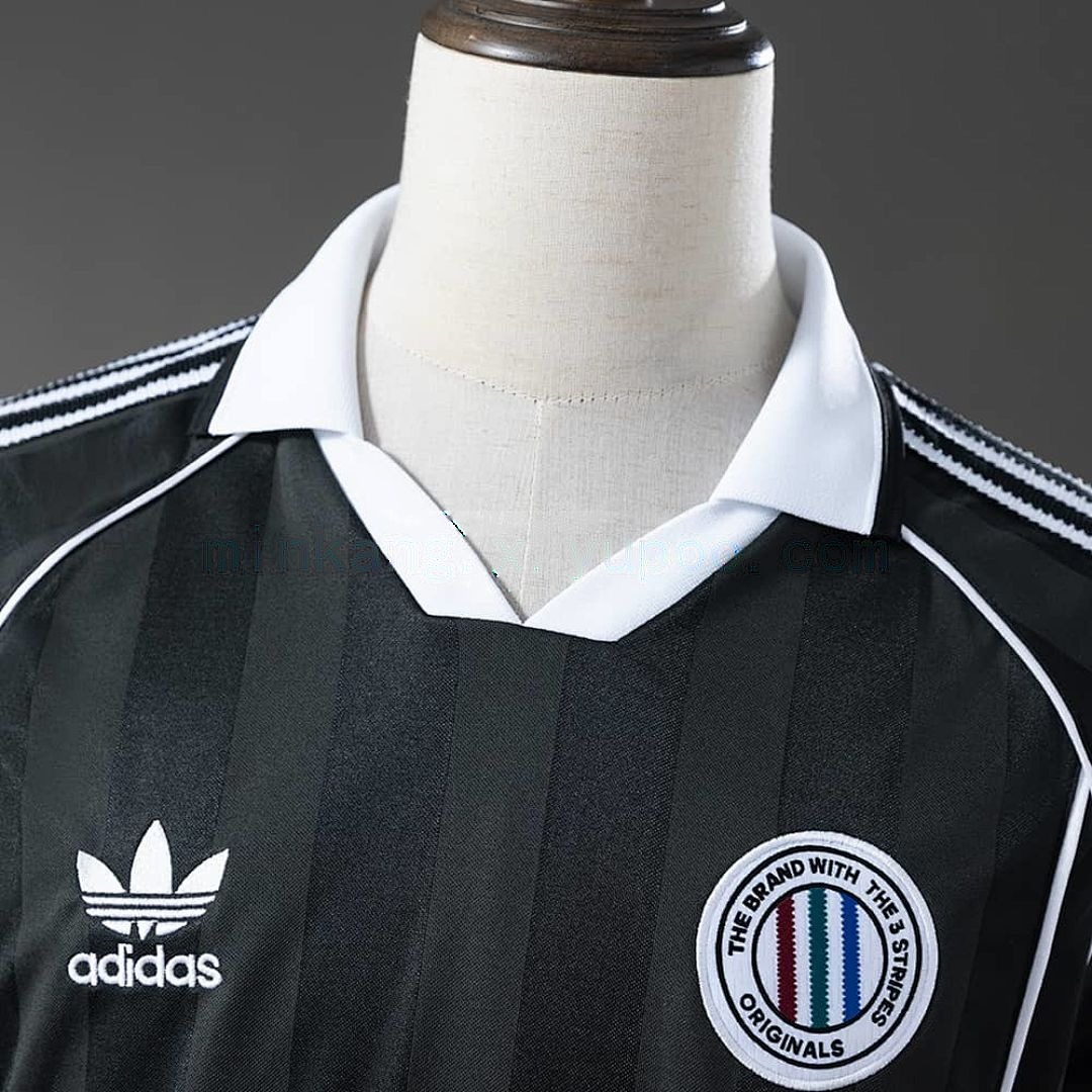 Originals Classic Three Stripes - Black Jersey S-XXL 7