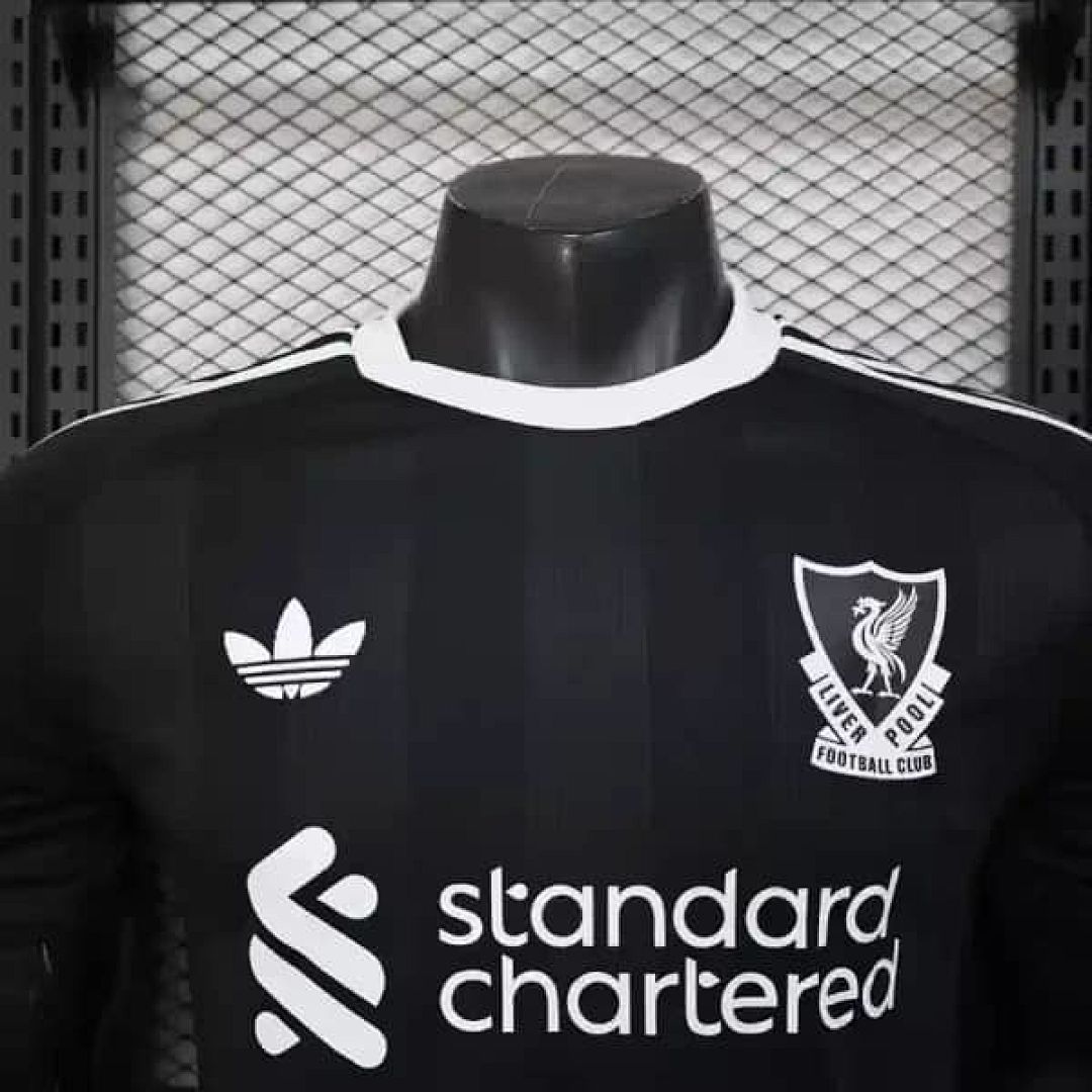 25-26 Players Liverpool Black Goalkeeper Kit Cheap Football Jersey Wholesale Yupoo 2