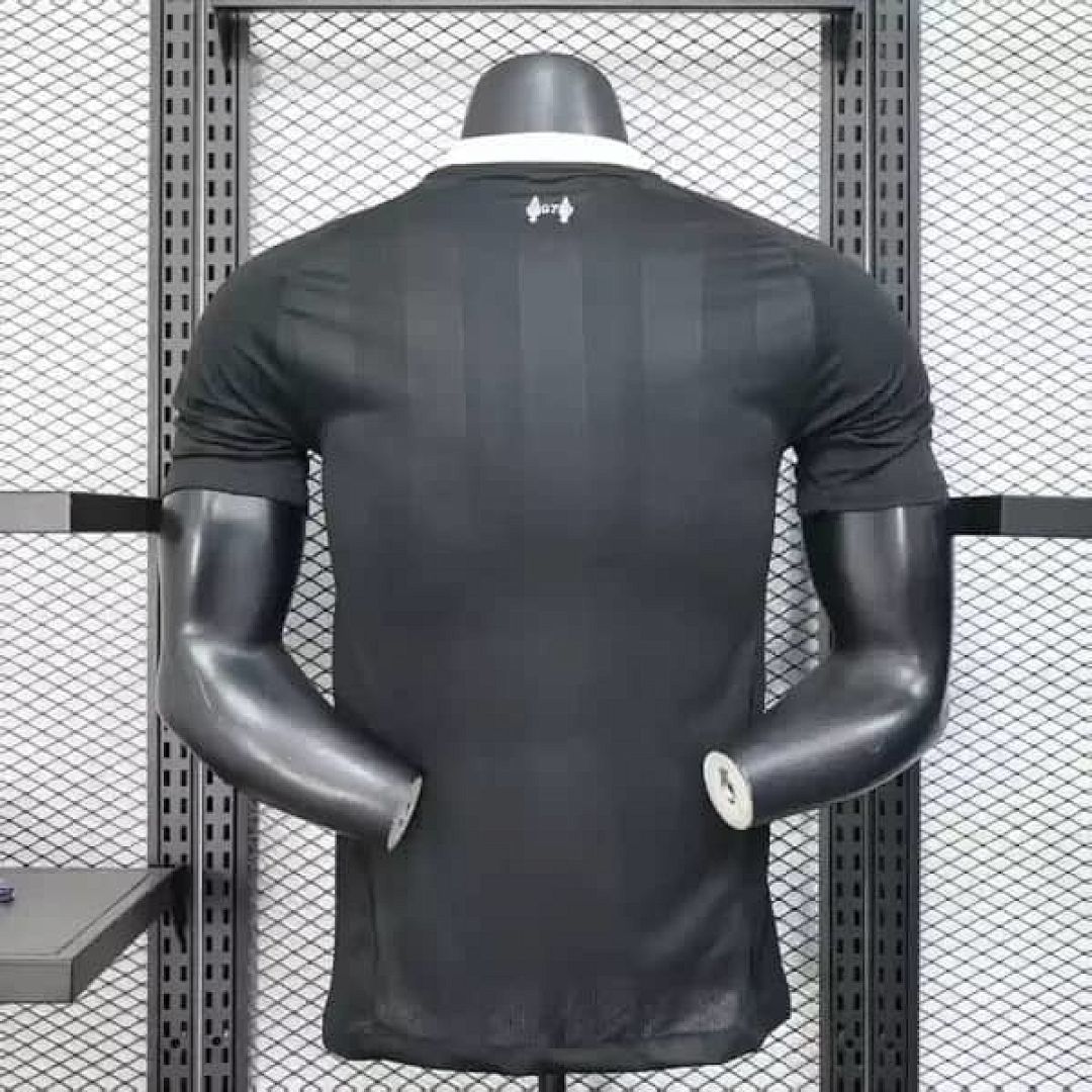 25-26 Players Liverpool Black Goalkeeper Kit Cheap Football Jersey Wholesale Yupoo 5