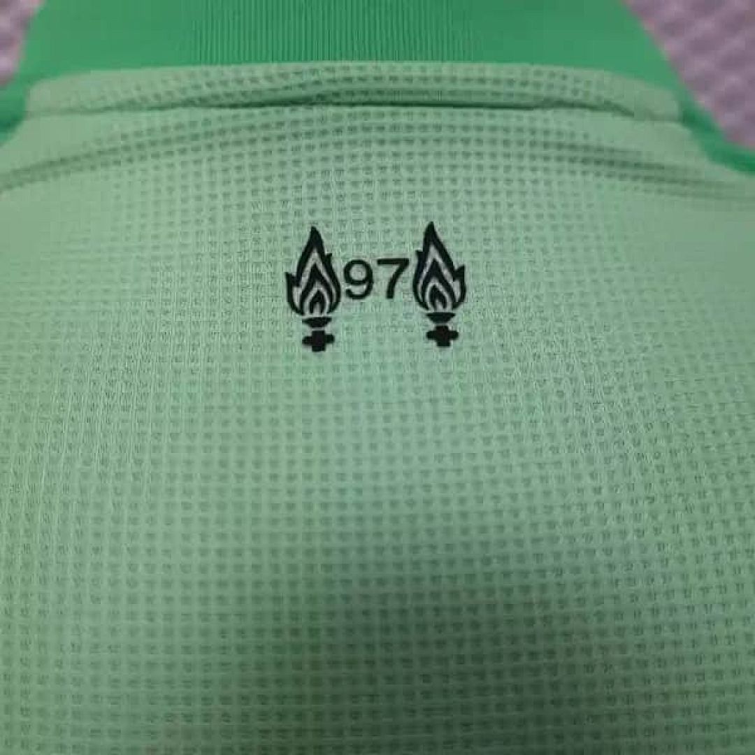 25-26 Players Liverpool Green Goalkeeper Kit Cheap Football Jersey Wholesale Yupoo 7
