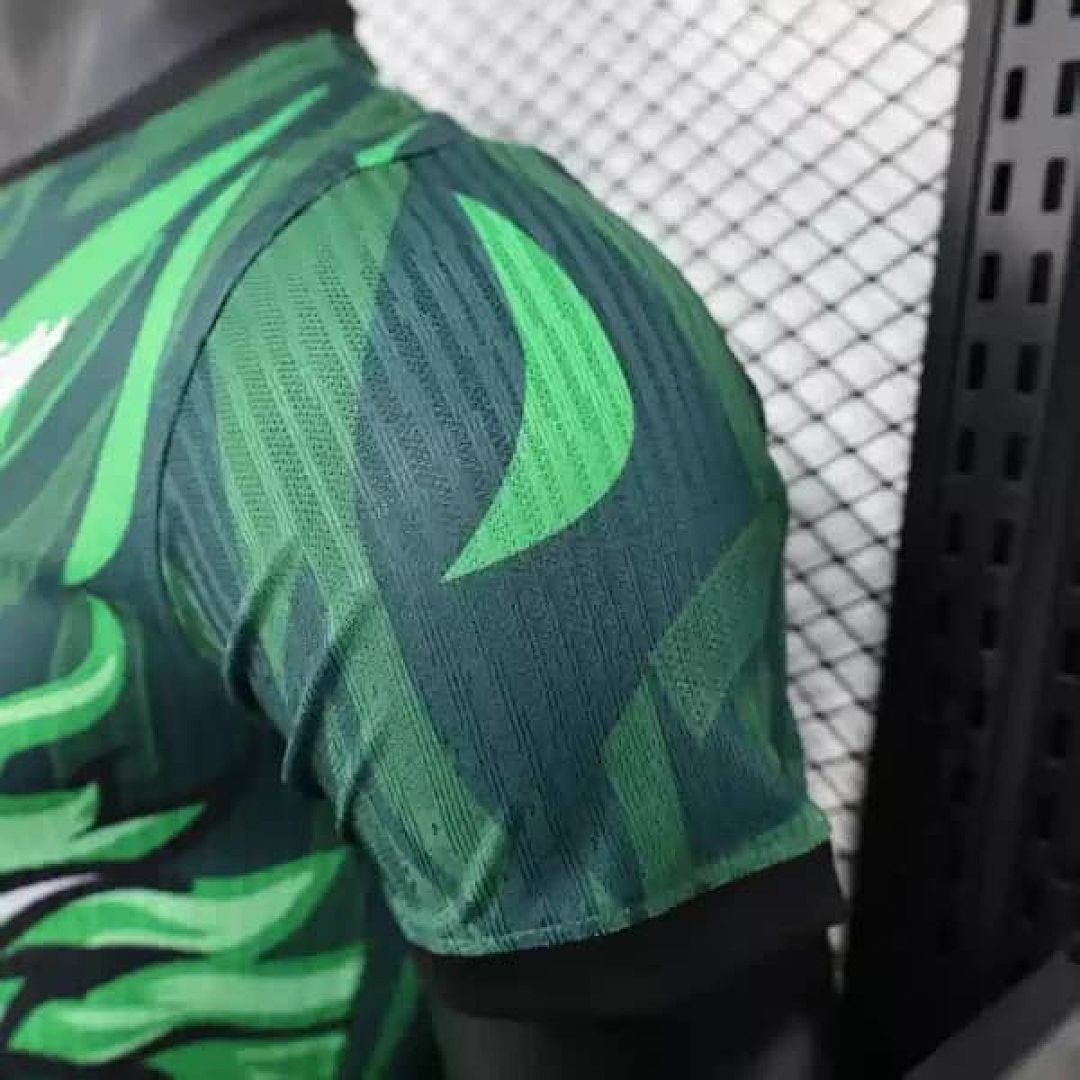 25-26 Players Liverpool Green Special Edition Kit Cheap Football Jersey Wholesale Yupoo 3