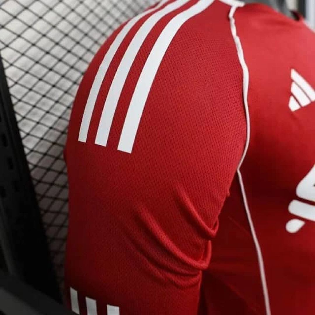 25-26 Player Liverpool Home Long Sleeve Kit S-2XL Cheap Football Jersey Wholesale Yupoo 7