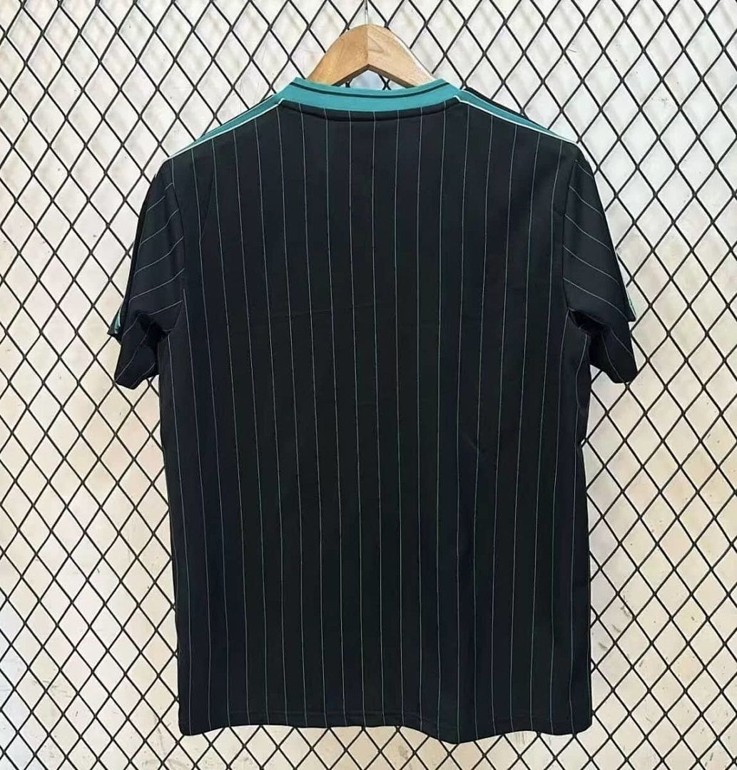25-26 Liverpool Terrace Icons Special Edition Kit S-3XL Cheap Football Jersey Wholesale Yupoo 2