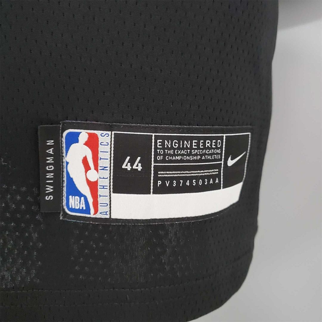 BALL#2 Chicago Bulls black 8