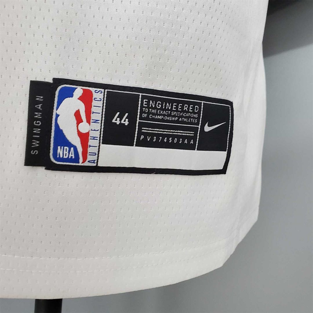 BALL#2 Chicago Bulls white 2