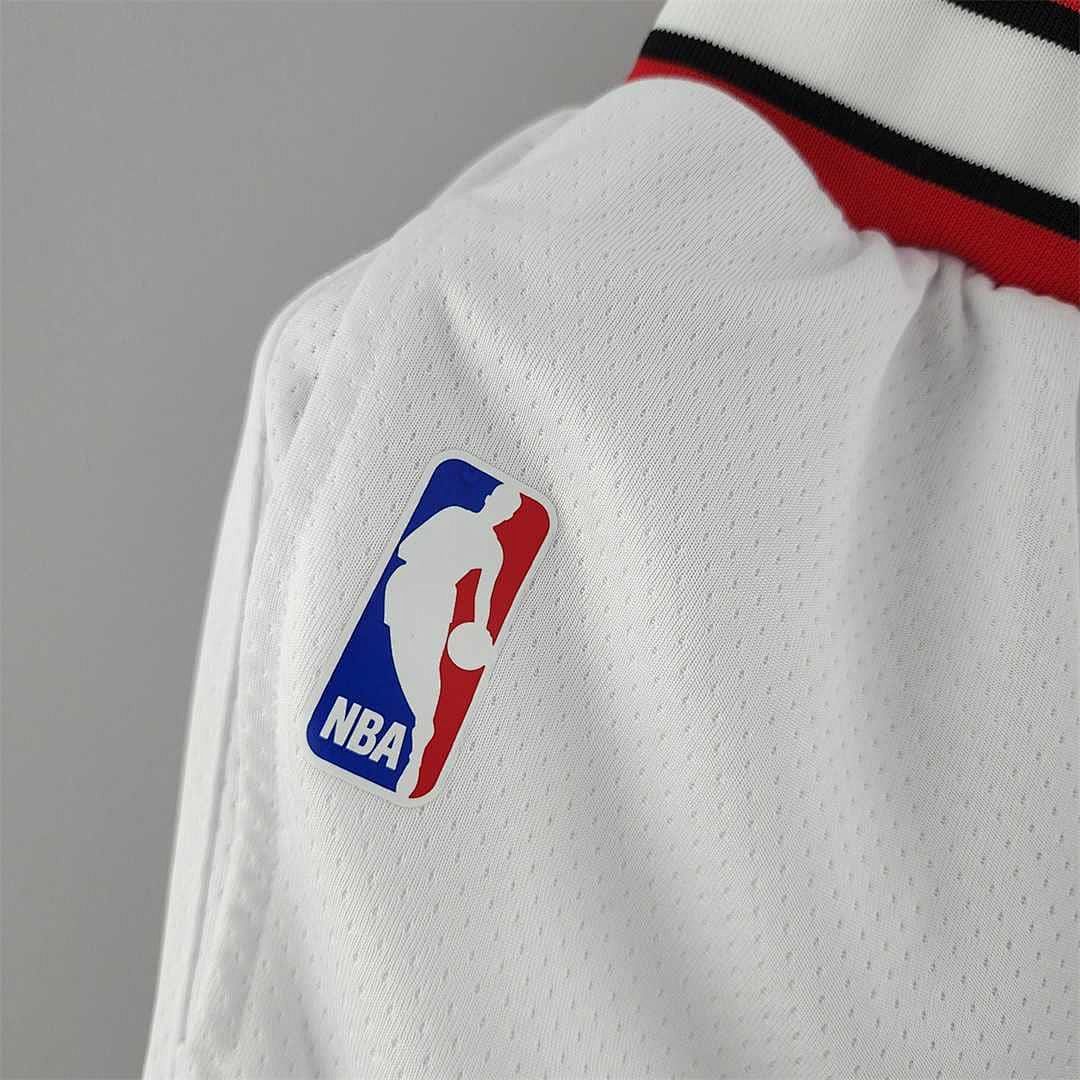 Chicago Bulls white NBA shorts 4
