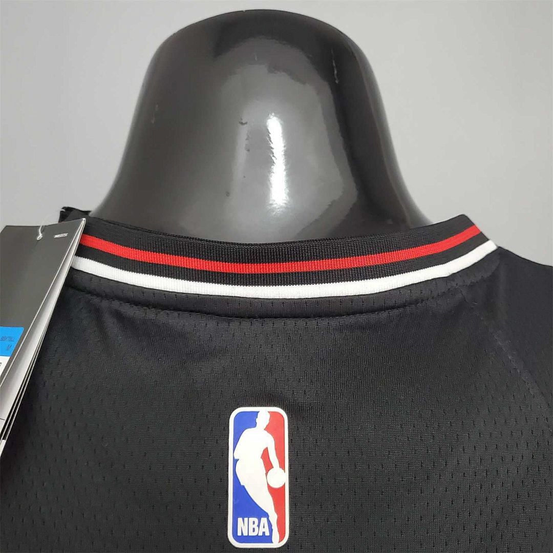 DeROZAN#11 Chicago Bulls black 3