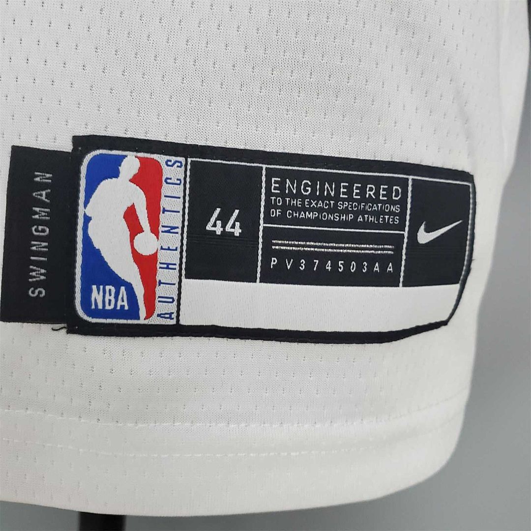 DeROZAN#11 Chicago Bulls white 7