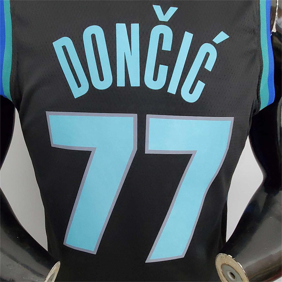 Lone Ranger Dongqiqi#77 Big Bull Head Black 3