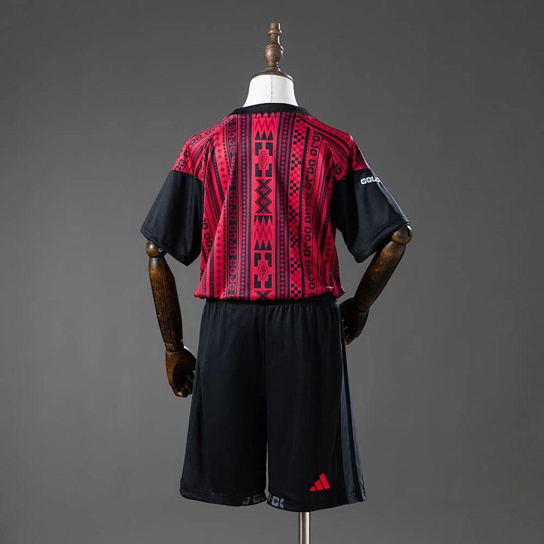 Colo Colo 26_27 Pre-Match Kids Kit Size 16-28 2