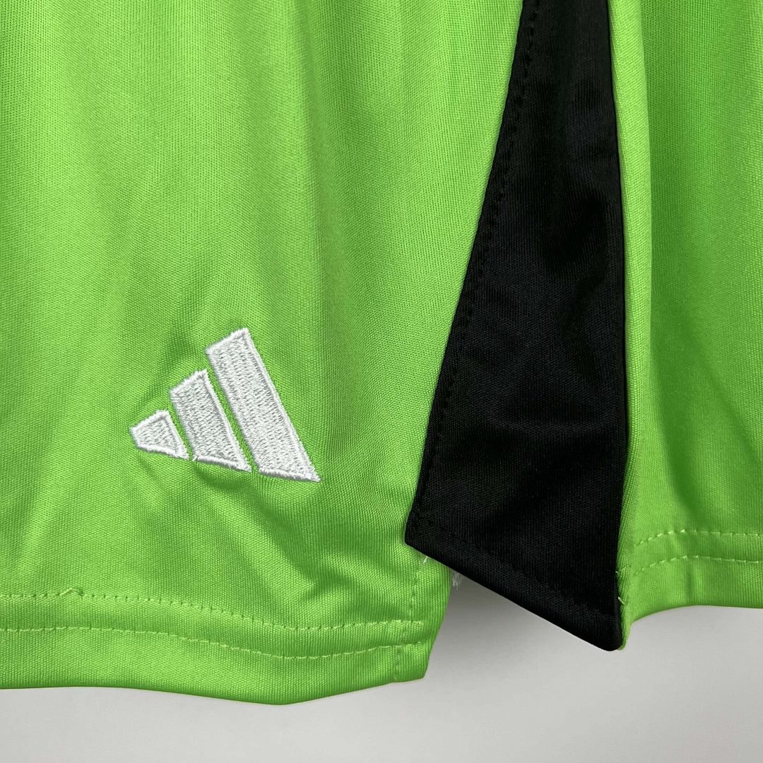 23-24 Kids Goalkeeper Real Madrid Green Size 16-28 2