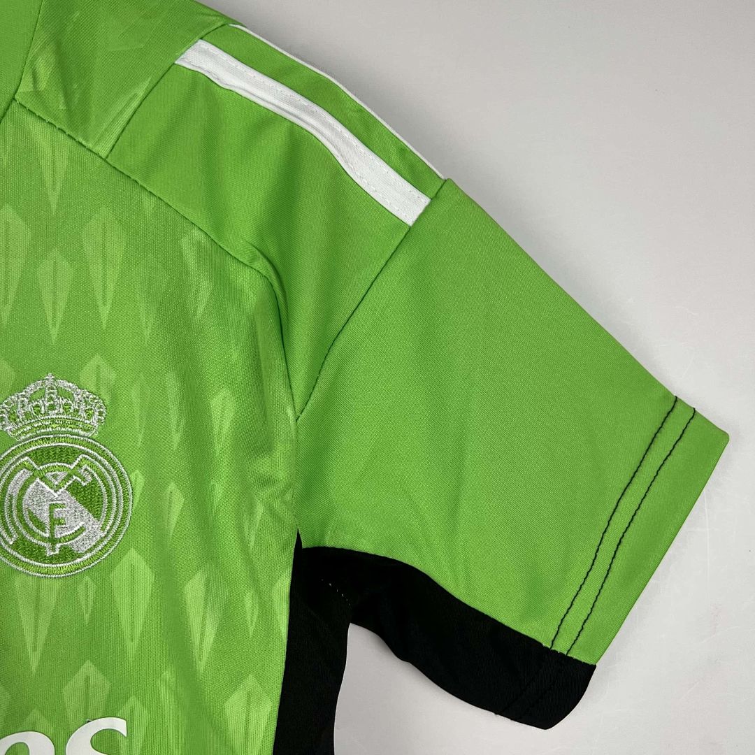 23-24 Kids Goalkeeper Real Madrid Green Size 16-28 7