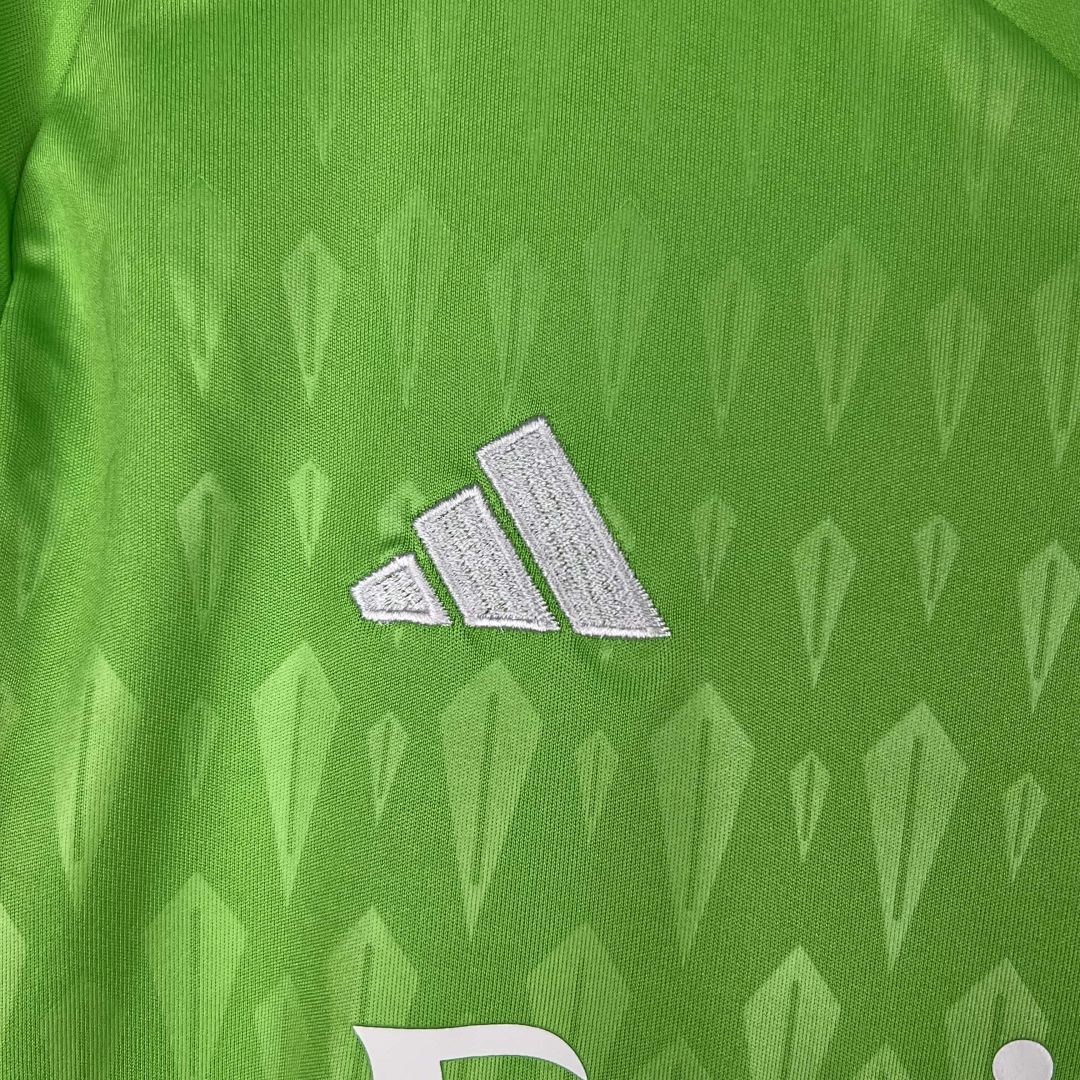 23-24 Kids Goalkeeper Real Madrid Green Size 16-28 8