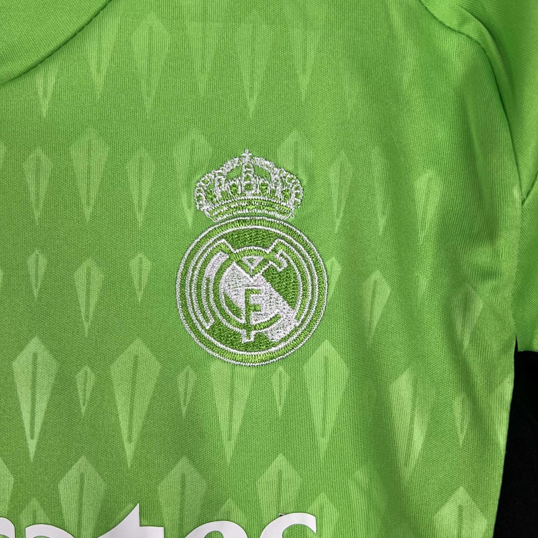 23-24 Kids Goalkeeper Real Madrid Green Size 16-28 9