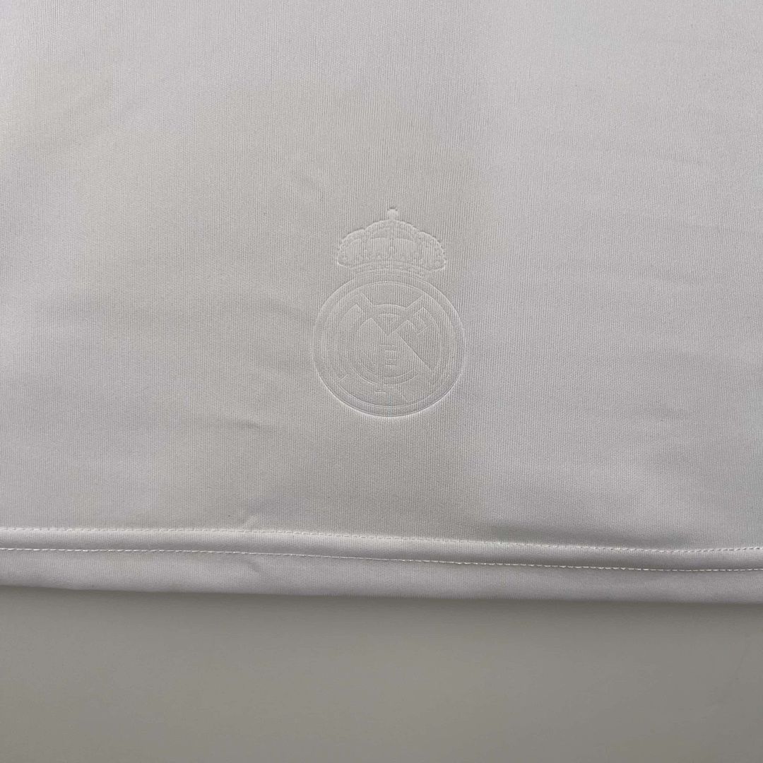 08-09 Real Madrid Retro Home Kit Vintage White Shirt 3