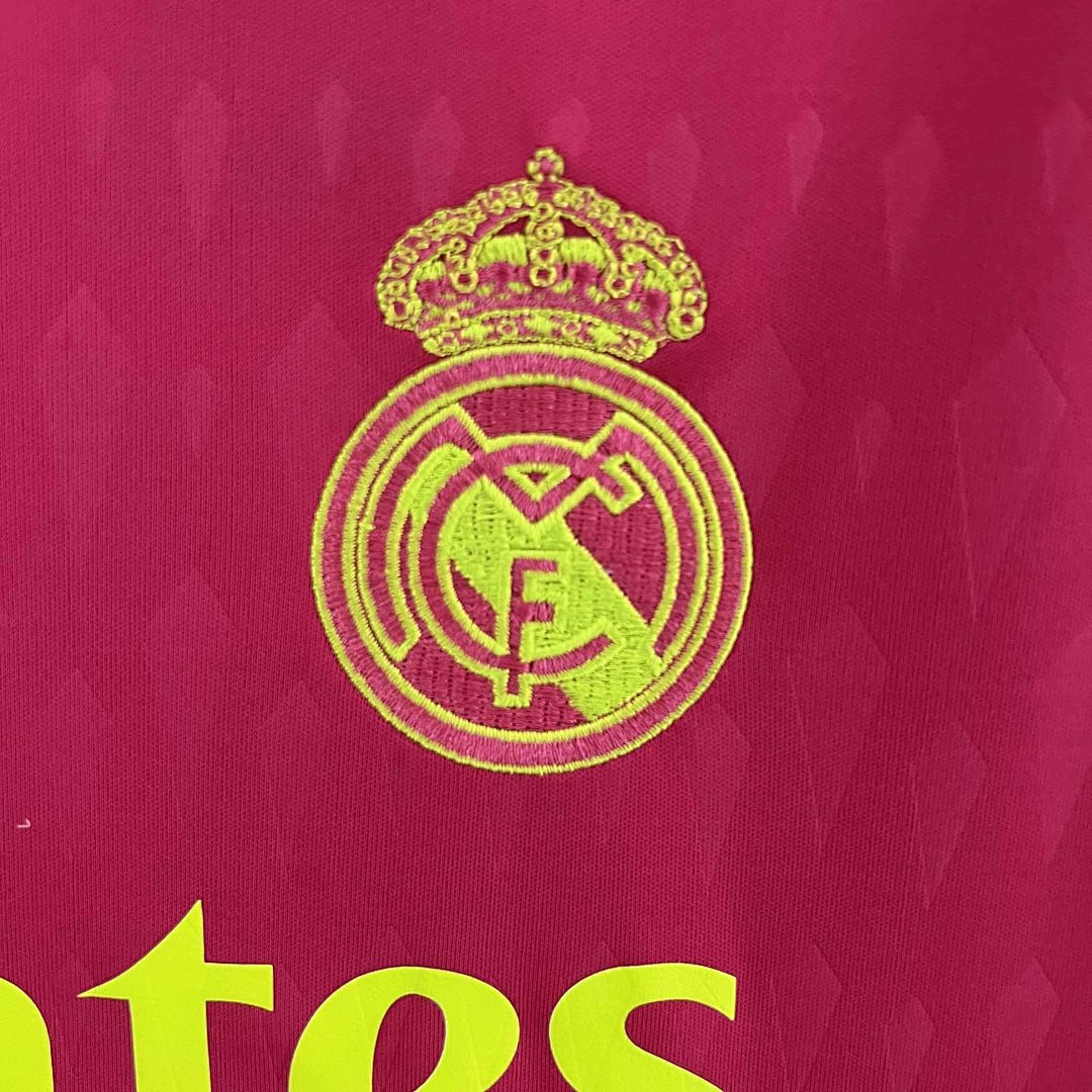 23-24 Real Madrid Goalkeeper Shirt Red Kit 4