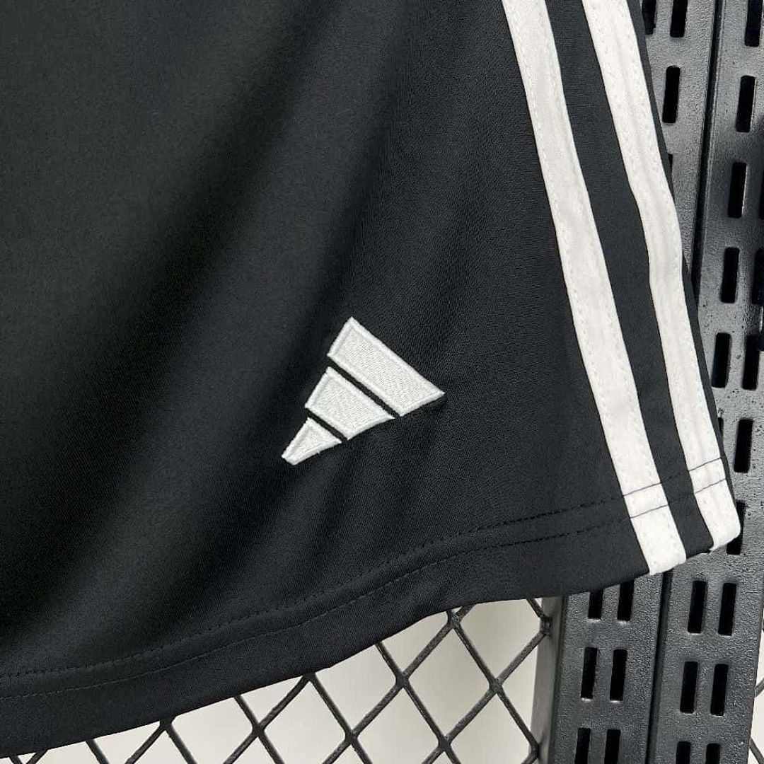 25-26 Manchester United Home Shorts Cheap Football Jersey Wholesale Yupoo 4