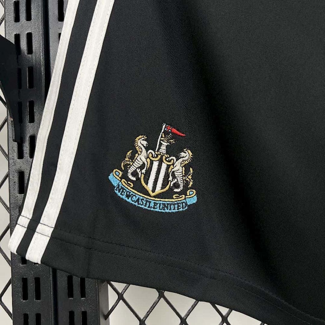 25-26 Newcastle Home Shorts Cheap Football Jersey Wholesale Yupoo 4