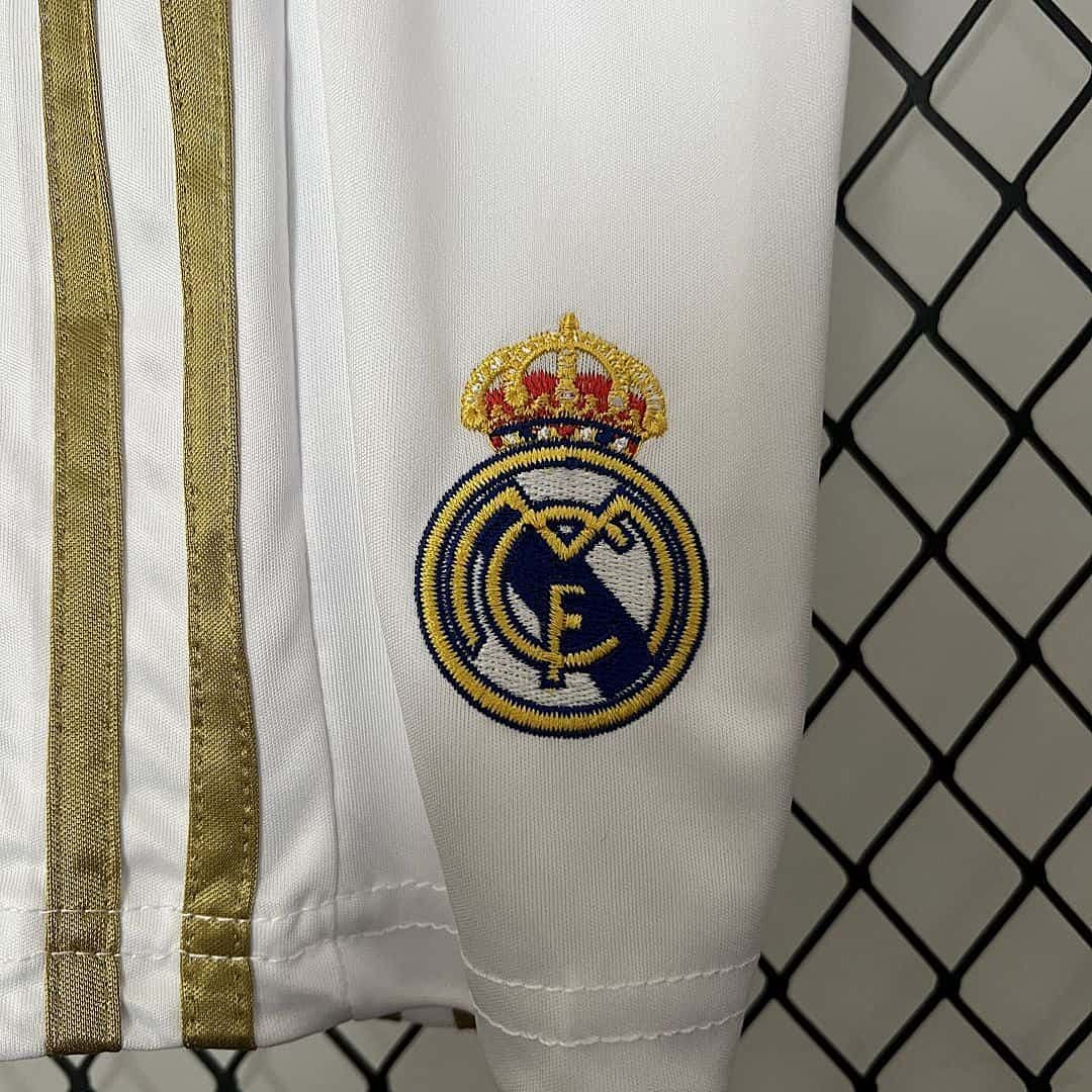 11-12 Real Madrid Home Retro Kids Kit Size16-28 4
