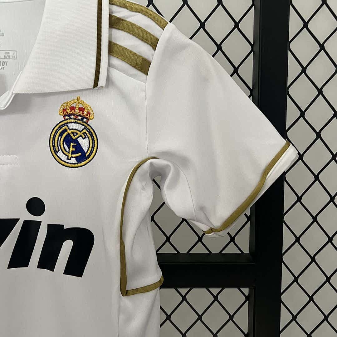 11-12 Real Madrid Home Retro Kids Kit Size16-28 9