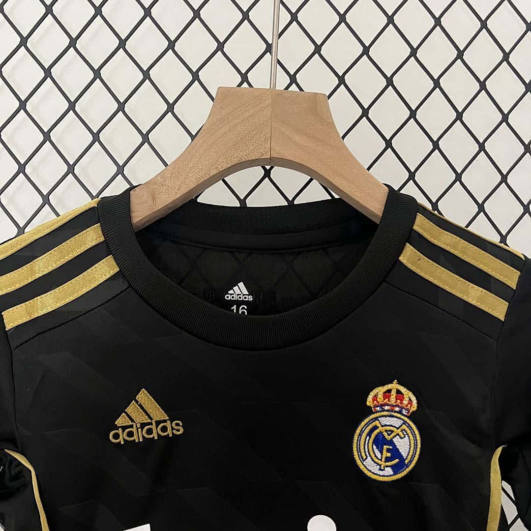 11-12 Real Madrid Away Retro Kids Kit Size16-28 10
