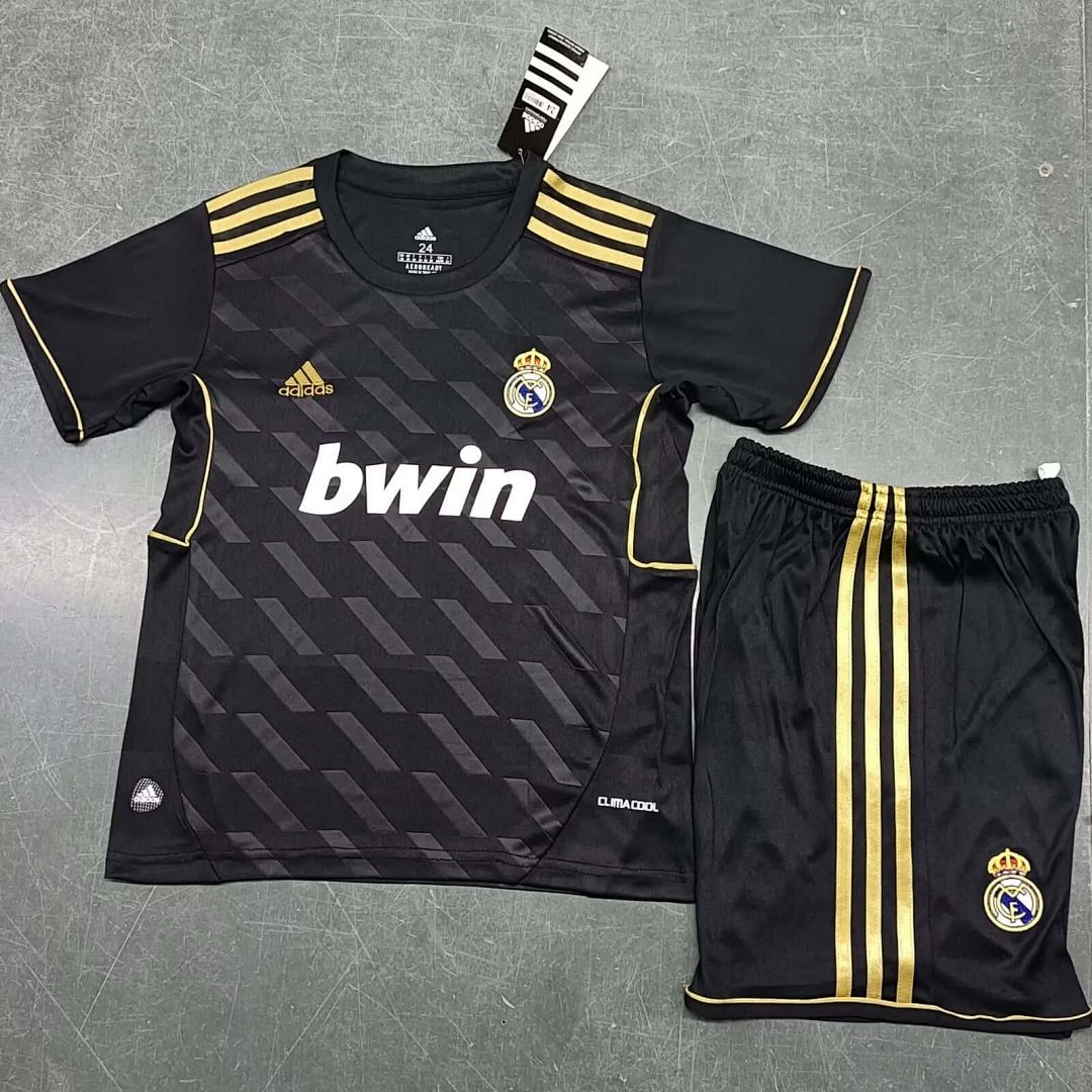 11-12 Real Madrid Away Retro Kids Kit Size16-28 12