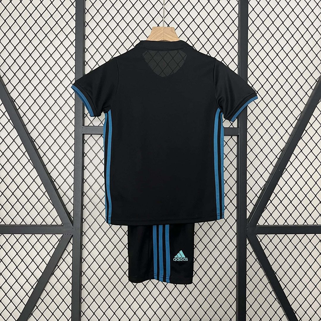 17-18 Real Madrid Away Retro Kid Kits Youth Apparels 3