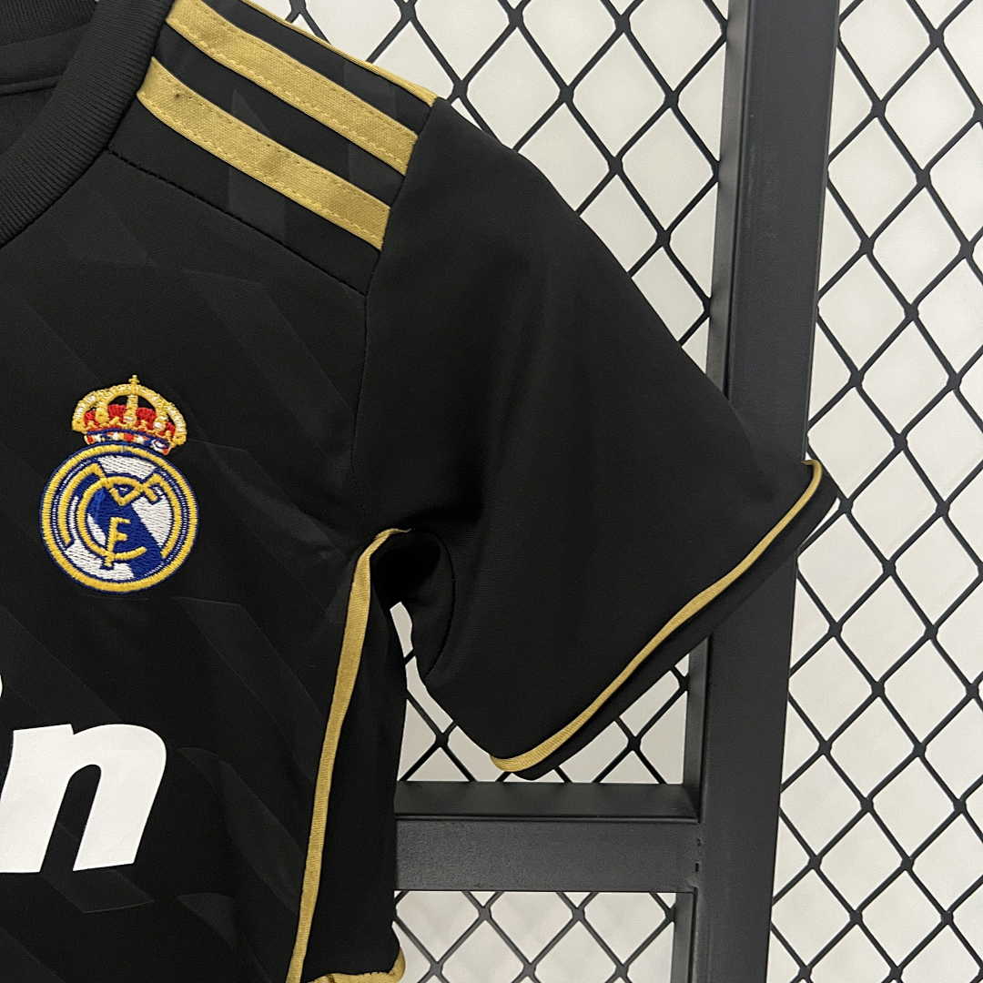 kids Real Madrid 11_12 away size_ 16-28 4