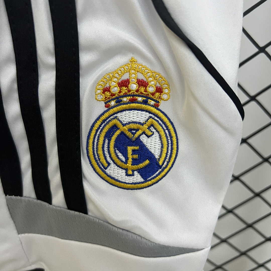 kids Real Madrid 06_07 Home Size_ 16-28 4