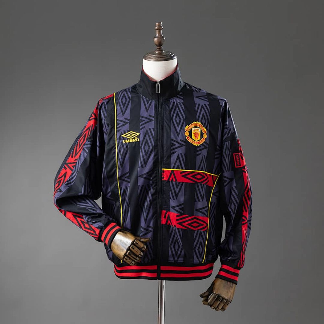 M-U 92_94 Retro Windbreaker - Black S-XXL