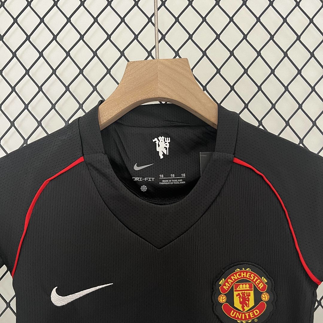 kids M-U 07_08 black size_ 16-28 3