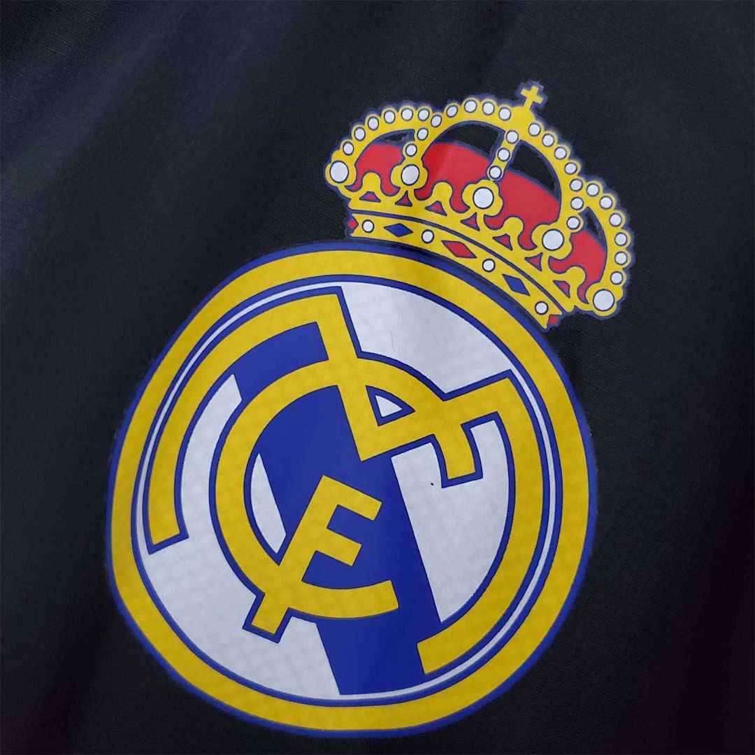 22-23 Real Madrid black windbreaker 3