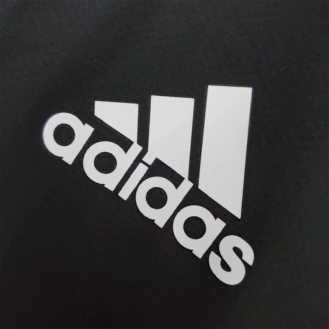 22-23 Real Madrid black windbreaker 4