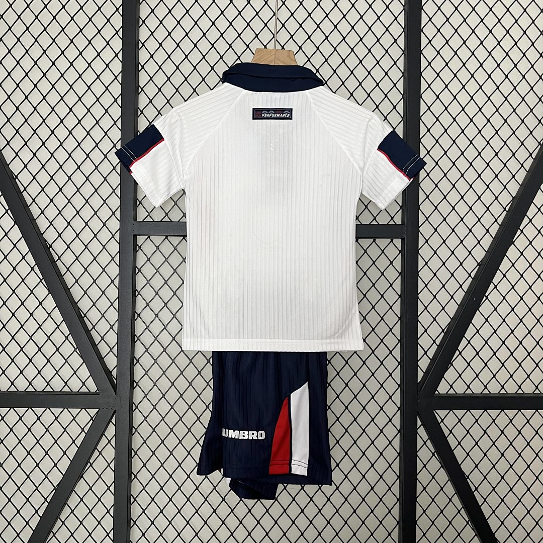 kids England 1998 Home size_ 16-28 5