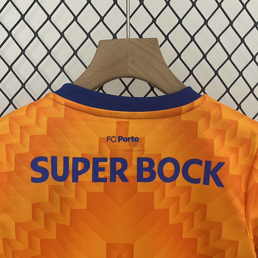 24_25 Kids Porto Away Size_ 16-28 5