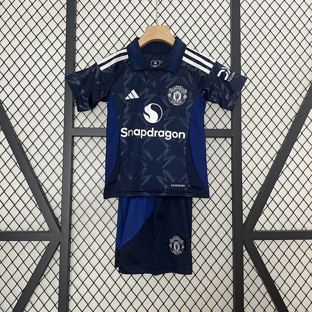 24_25 Kids M-U away Size_ 16-28