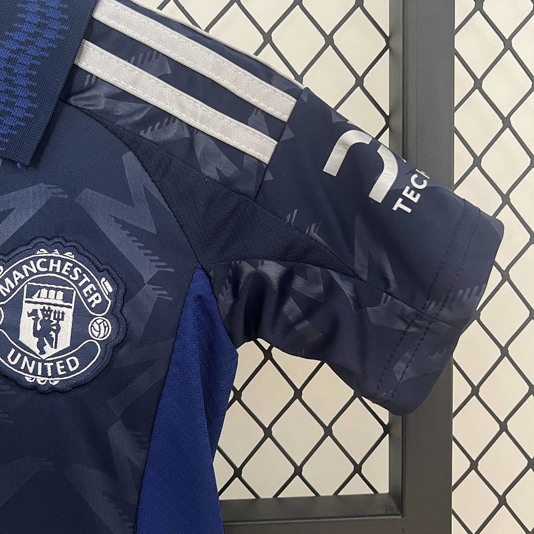 24_25 Kids M-U away Size_ 16-28 4
