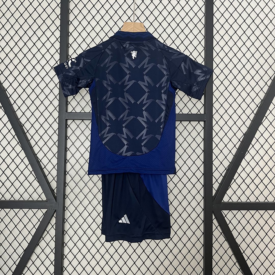 24_25 Kids M-U away Size_ 16-28 7