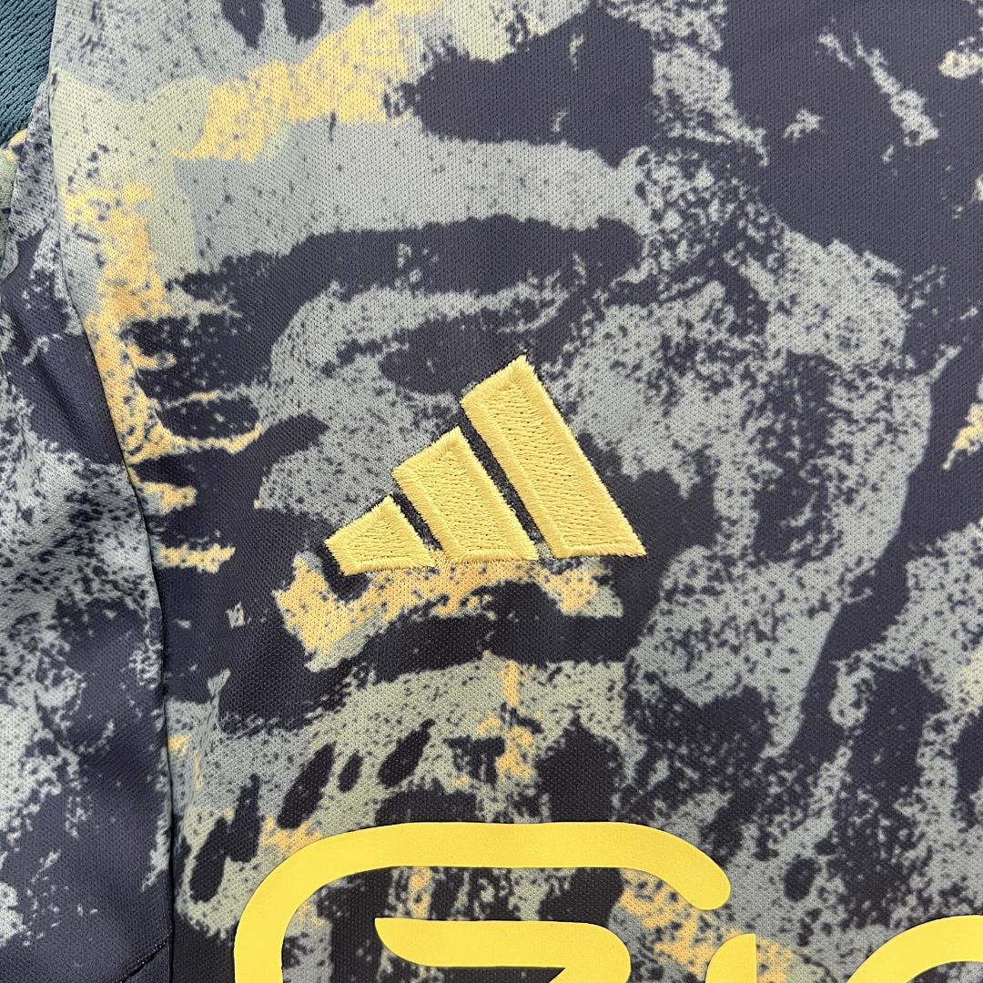 24_25 Kids Ajax away Size_ 16-28 4