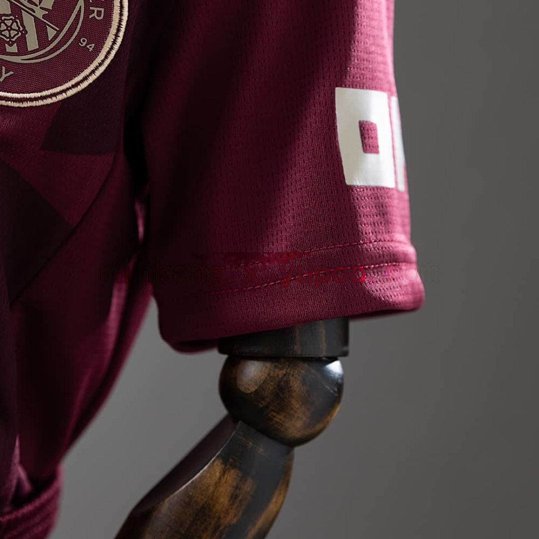 24_25 kids Manchester city third away size 16-28 4