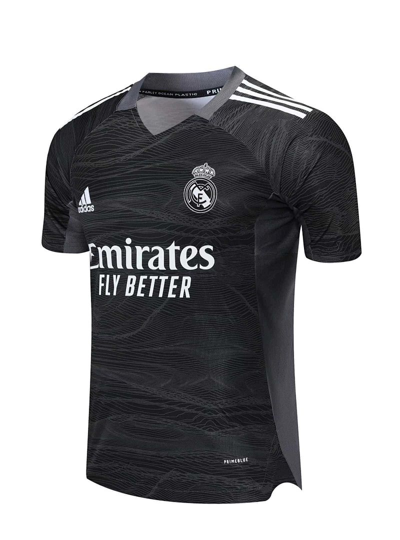 21-22 Real Madrid black goalkeeper 11