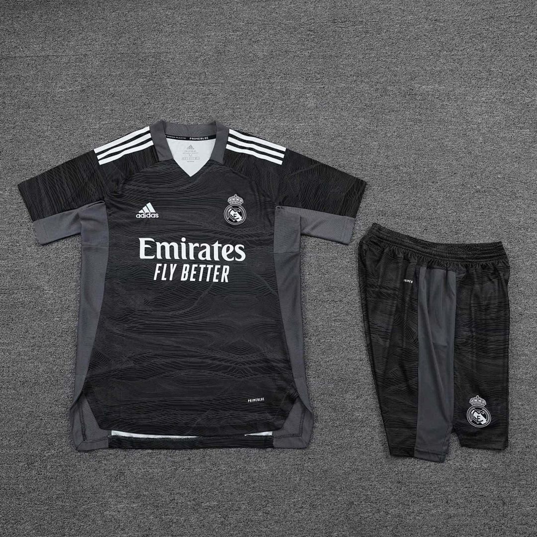 21-22 Real Madrid black goalkeeper 3