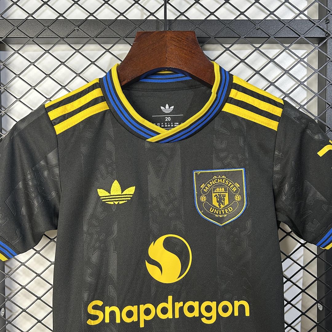 25_26 kids M-U third away size 16-28 2
