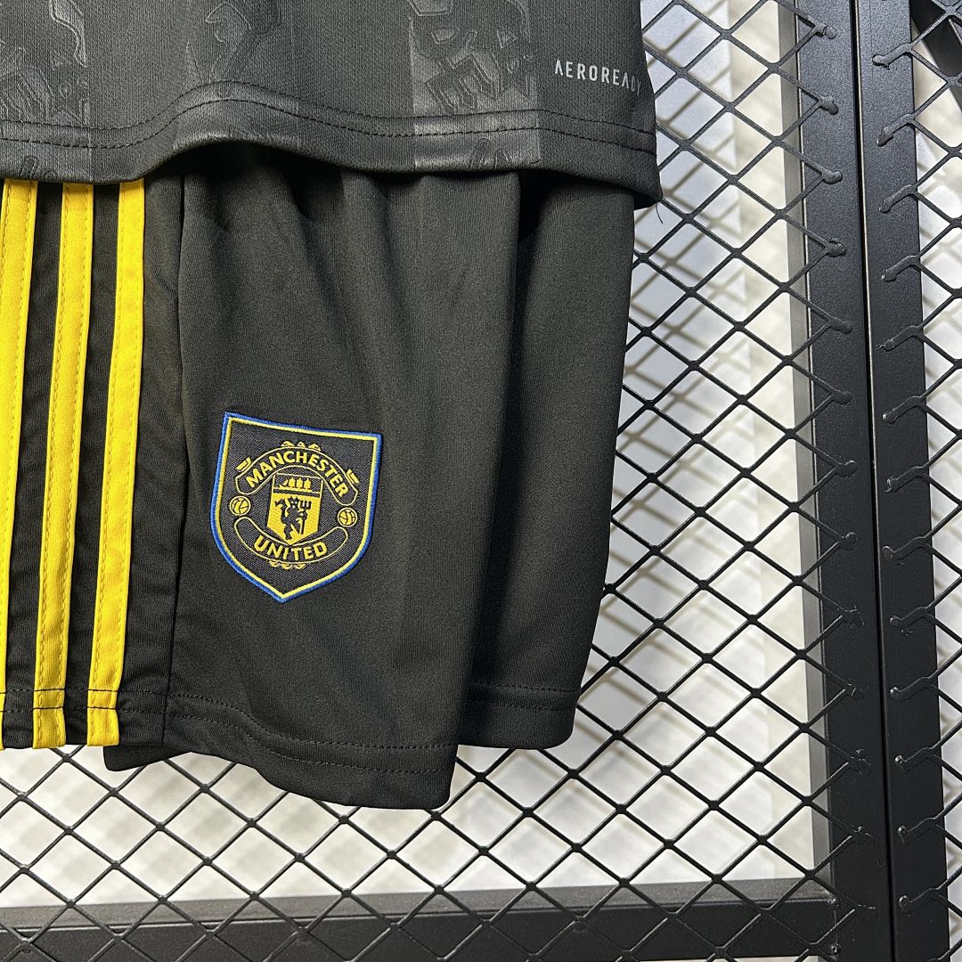 25_26 kids M-U third away size 16-28 6