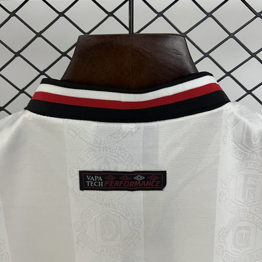 kids M-U 97_98 away size_ 16-28 2