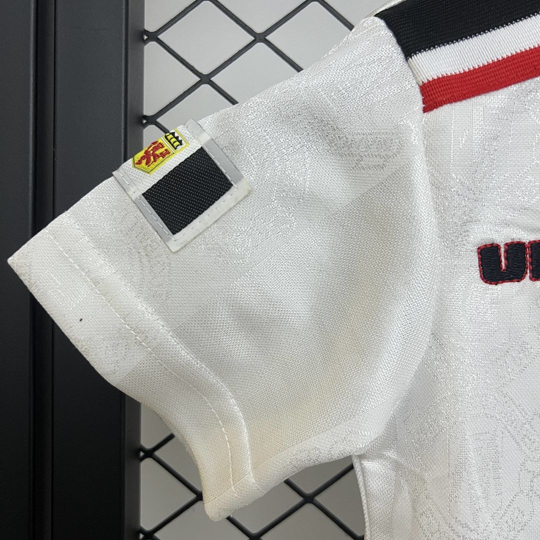 kids M-U 97_98 away size_ 16-28 4